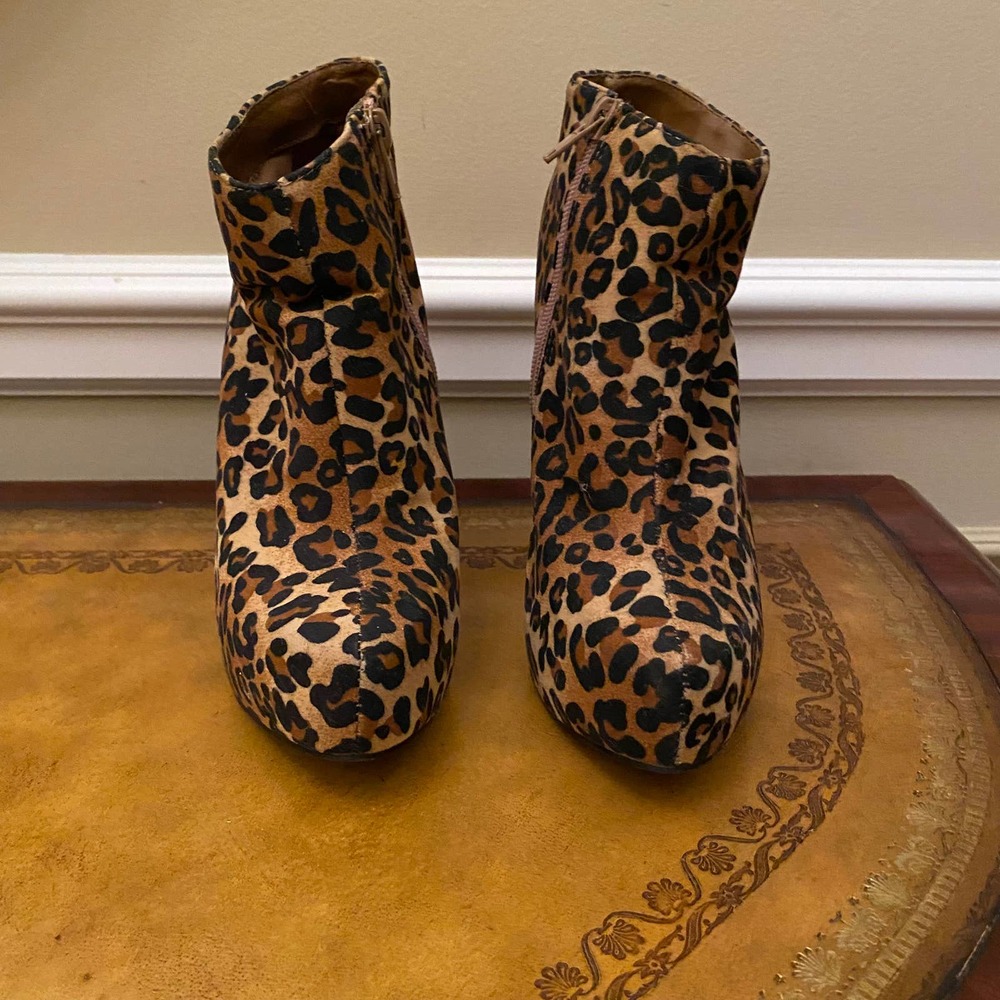 Qupid Leopard Print Stiletto Booties New - image 4